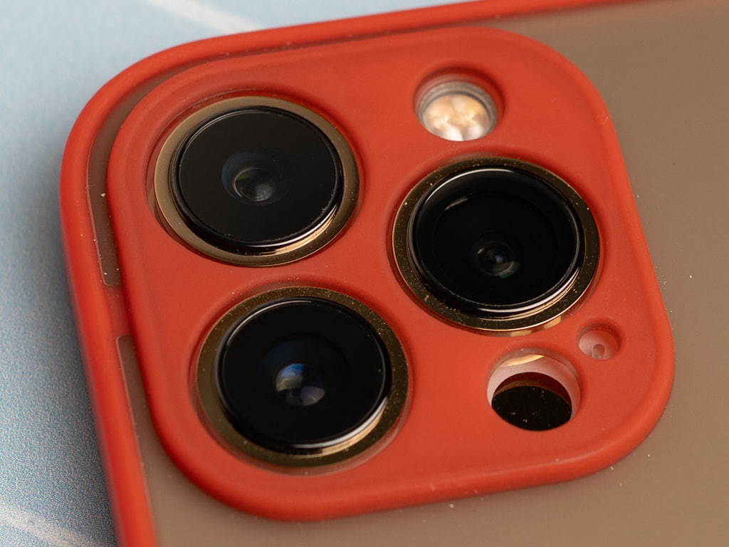 Pevný, gumový obal na iPhone 13 Pro - Červený - 3